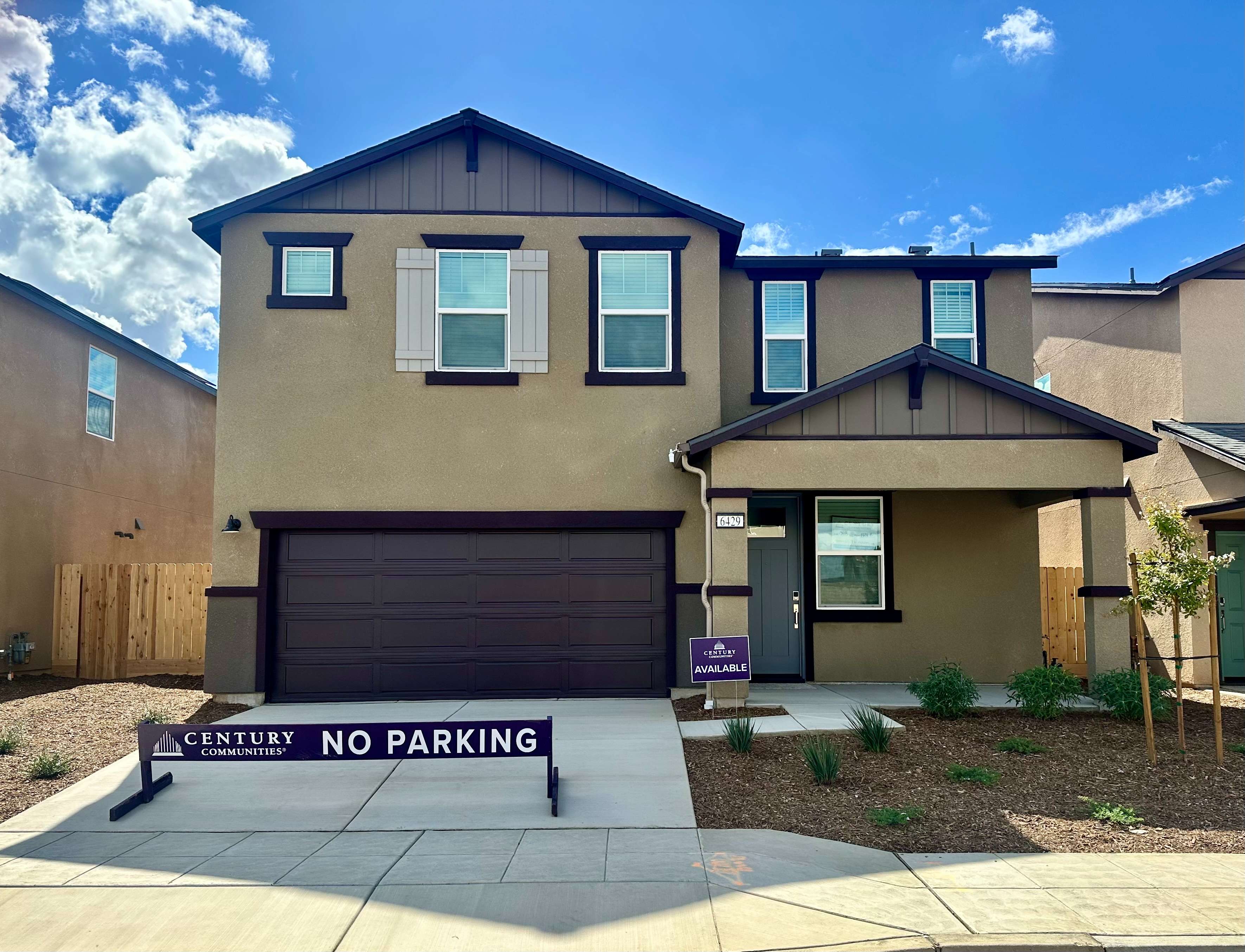 0048 6429 W Austin Way