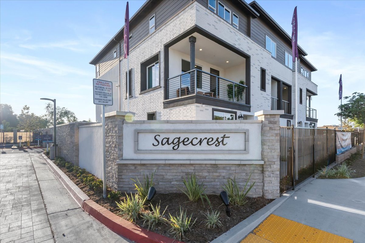 A building with a sign on it.