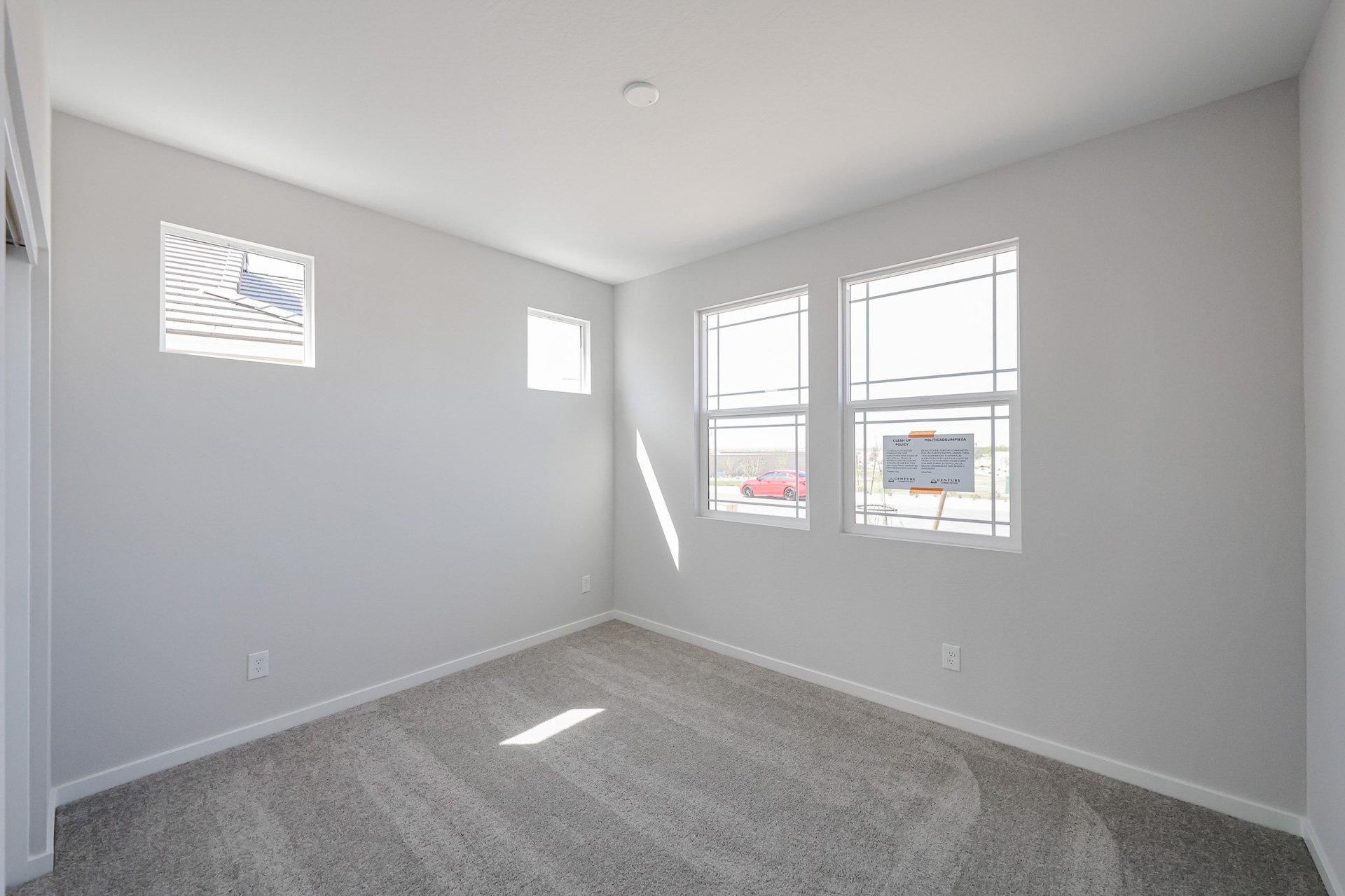 A room with windows.