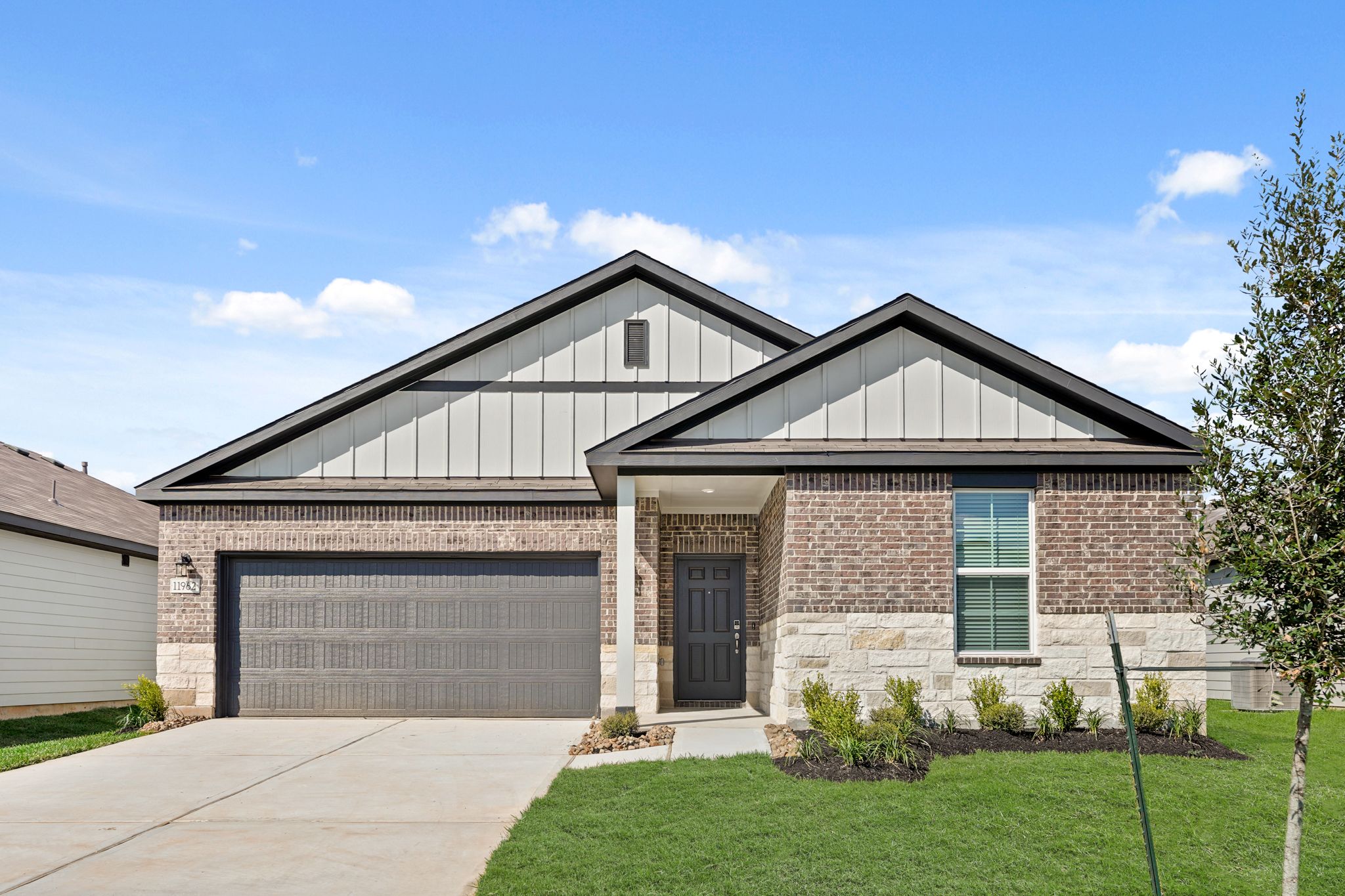 020438 11962 Wisteria Meadows Drive
