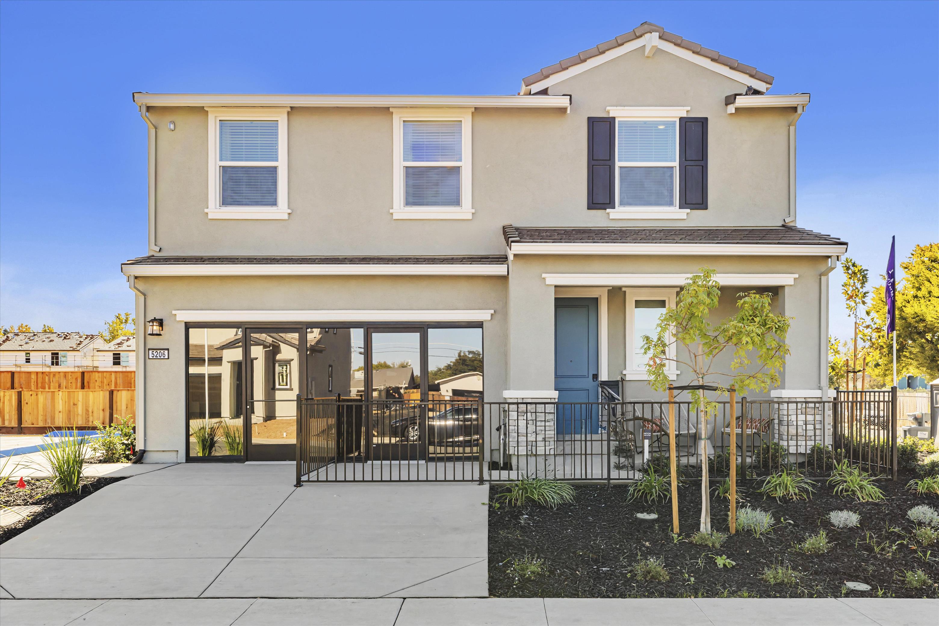 0015 5206 Senesta Circle